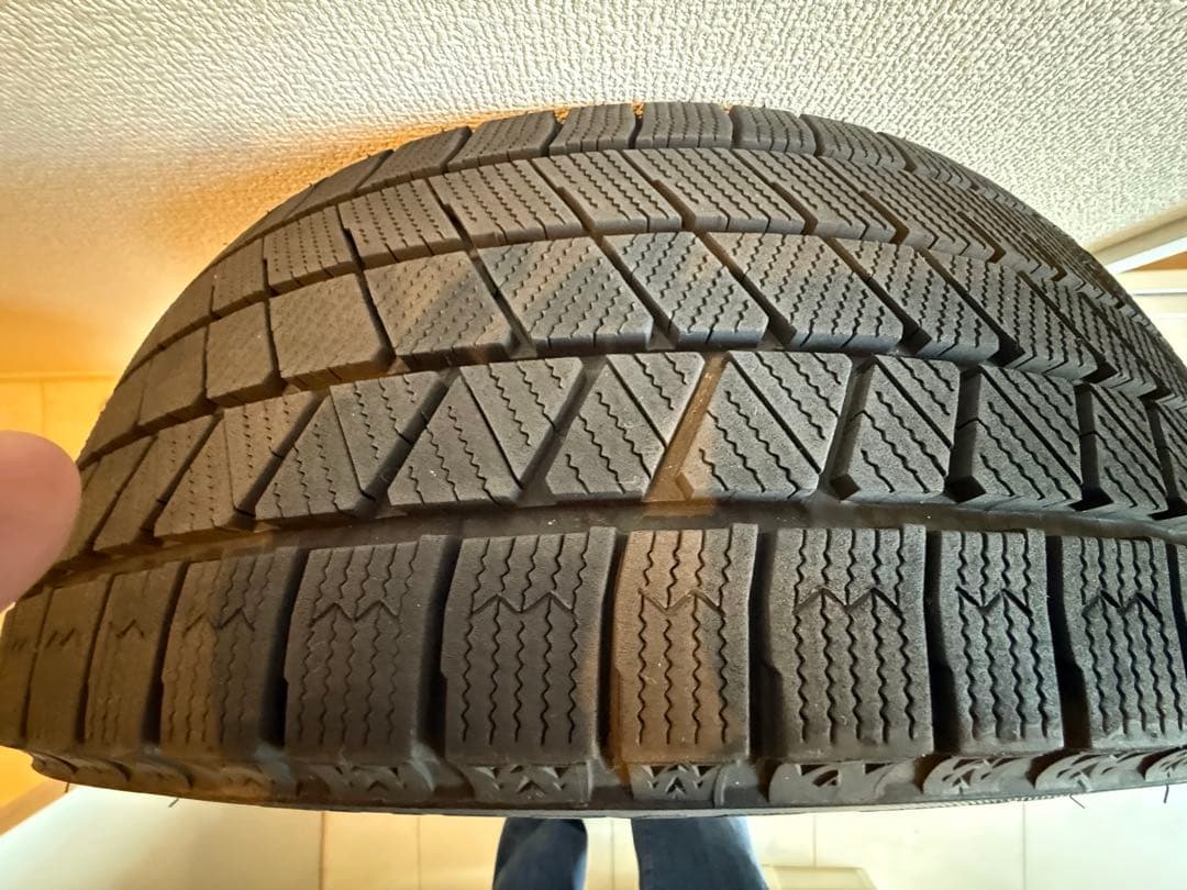 BLIZZAK VRX3 225/45R18 スタッドレスタイヤ【ほぼ新品】