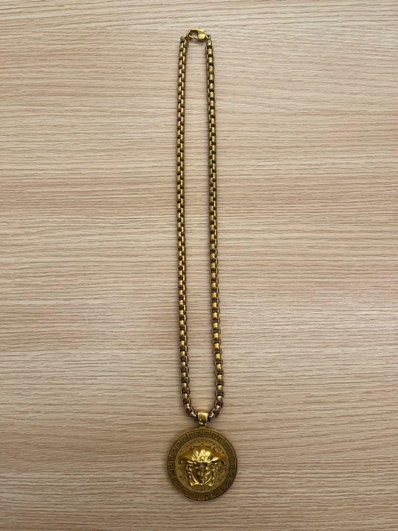 VERSACE メダリオンペンダントネックレス