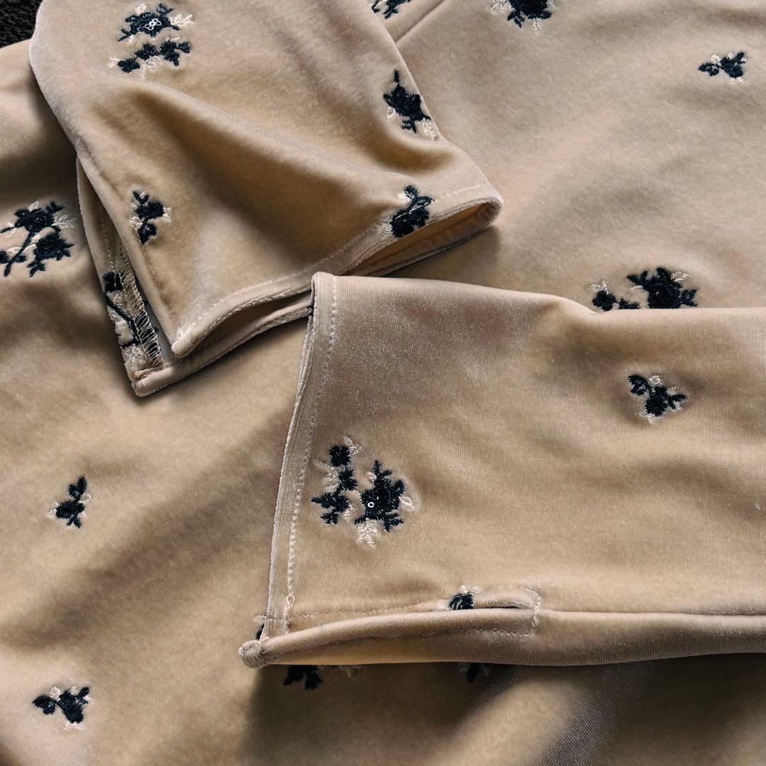 美品　FRAY I.D 完売24AW スクエアネックベロア刺繍OP