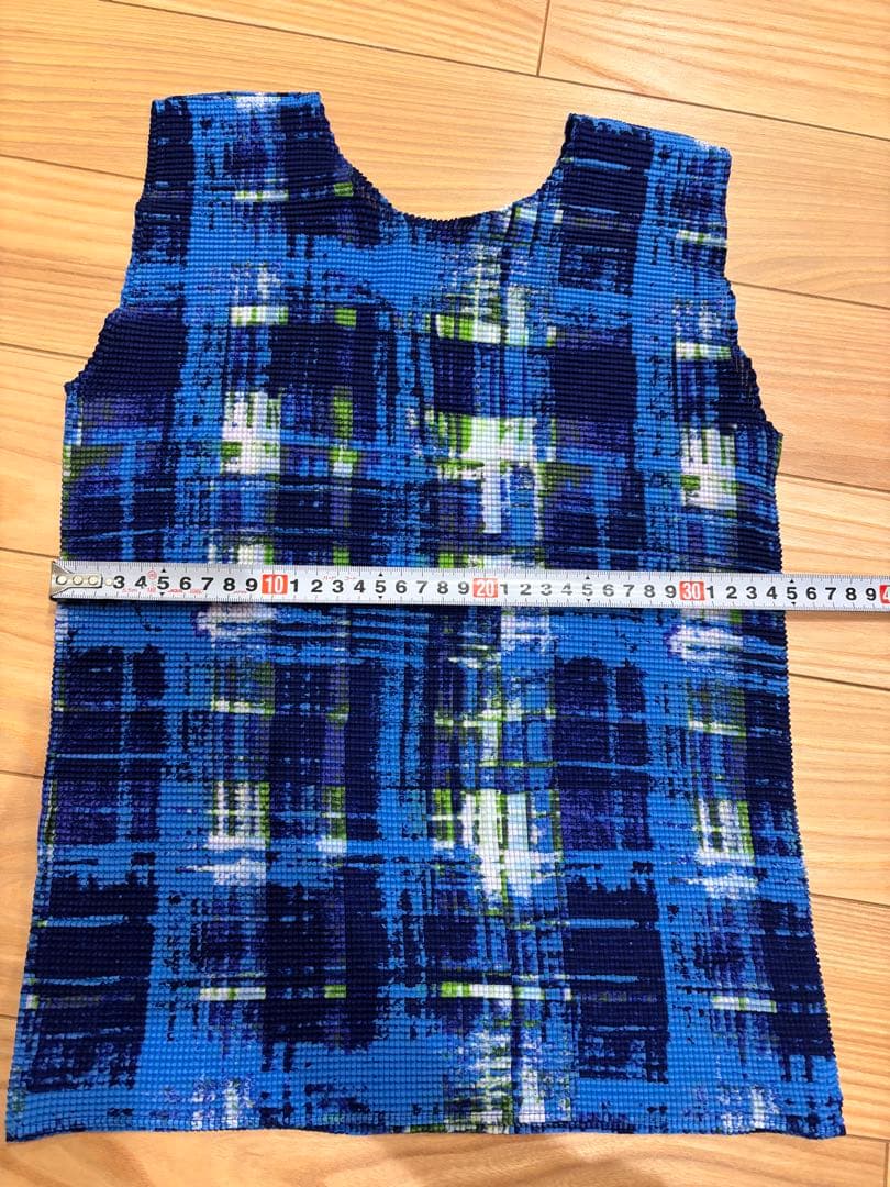 me ISSEY MIYAKE青系チェックノースリーブタンクトップ