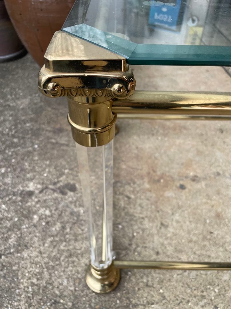 サァラ麻布のオルセニゴ ガラス サイドテーブル洗練された魅力的なデザイン