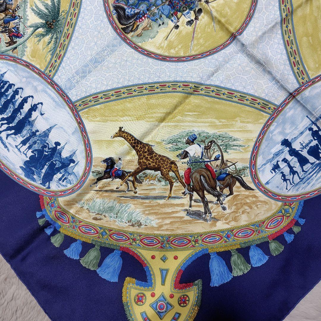 HERMES ネイビー スカーフ　カレ90 動物プリント　美品♡