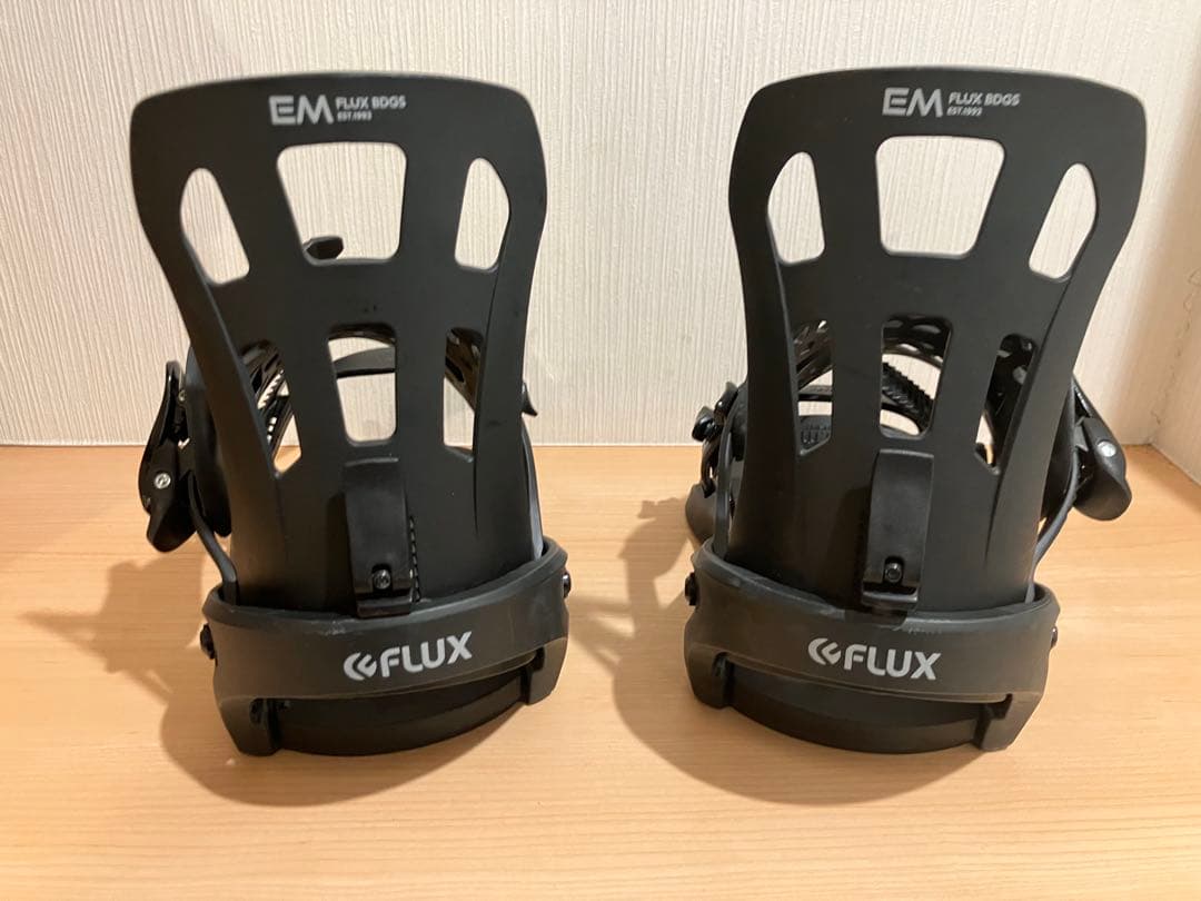 FLUX EM ブラックMサイズ