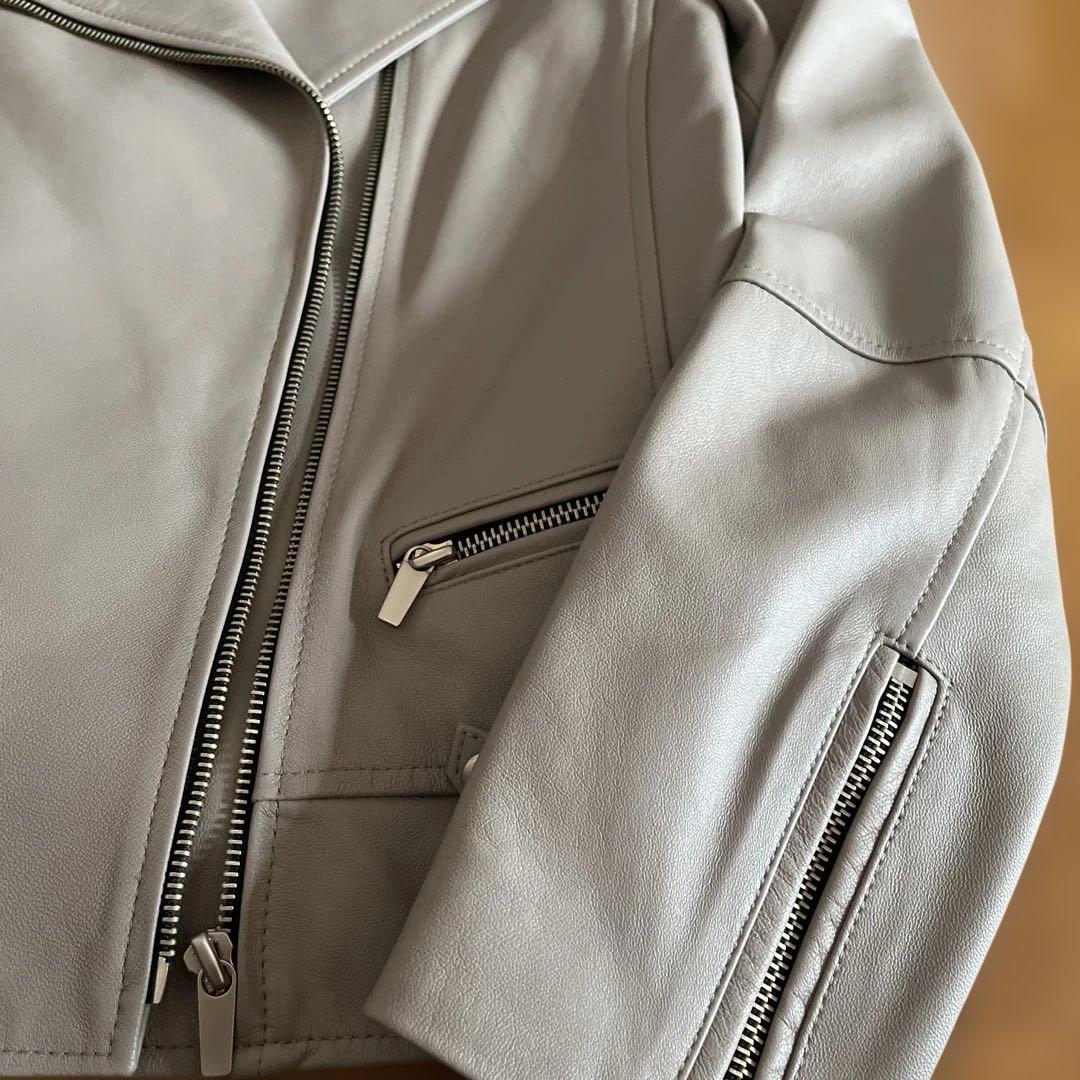 ♥️セール中　イタリア製　ライダースジャケット　羊革　モカベージュ　13号