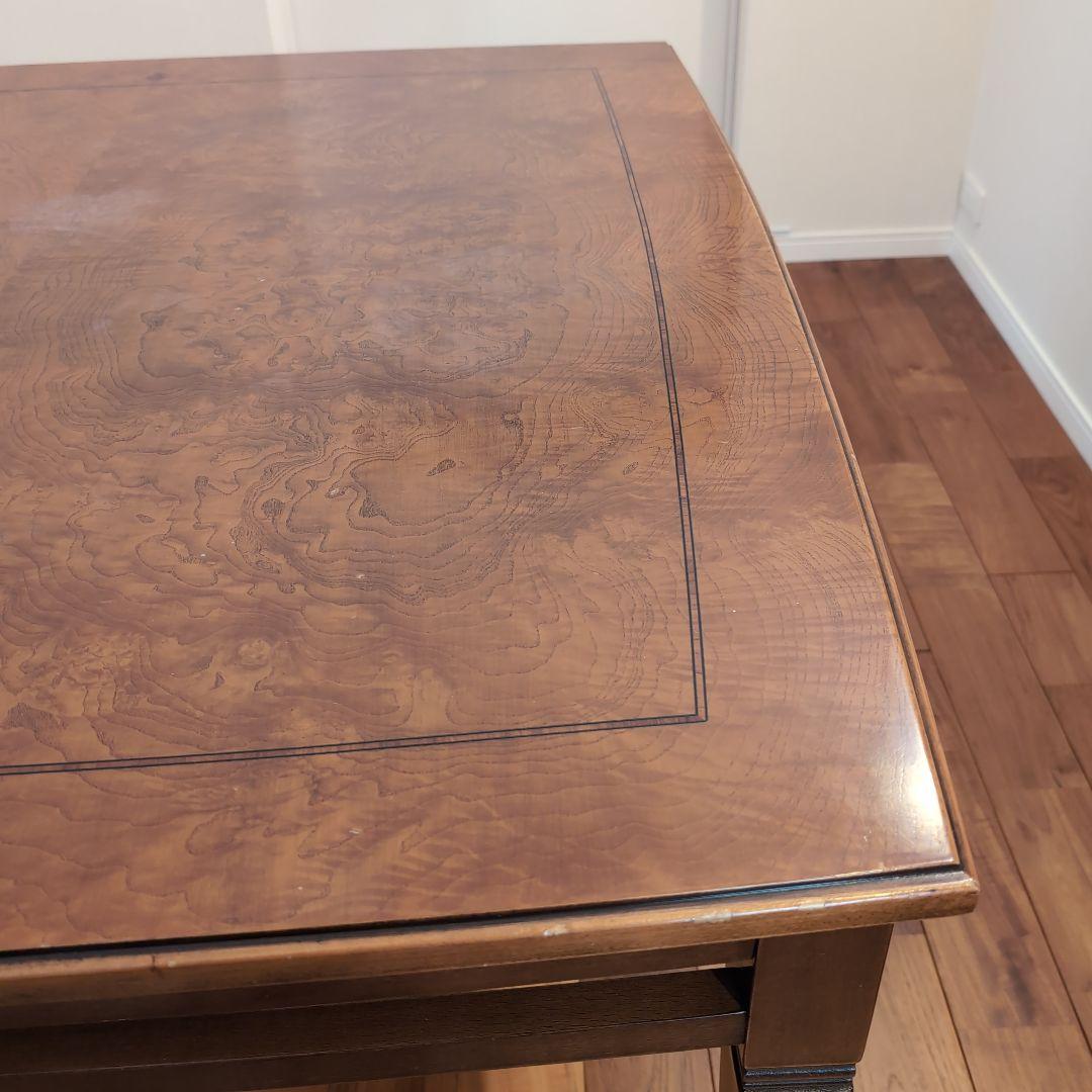 ダイニングテーブル イタリア製 ヴィンテージ ほぼ正方形