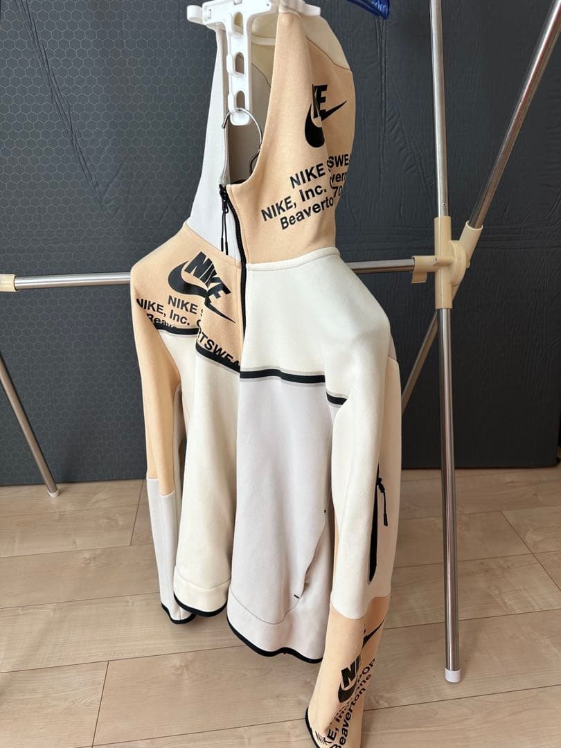 本日限定価格にしました．NIKE テックフリース上下セット 上ＸＬ　　下Ｌ