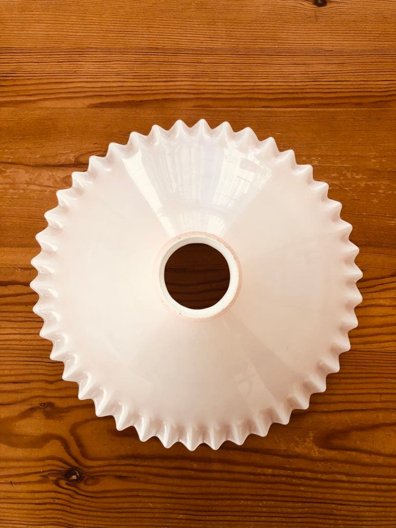 フランス　アンティーク　ミルクガラス　フリルシェード　ランプシェード　ピンク