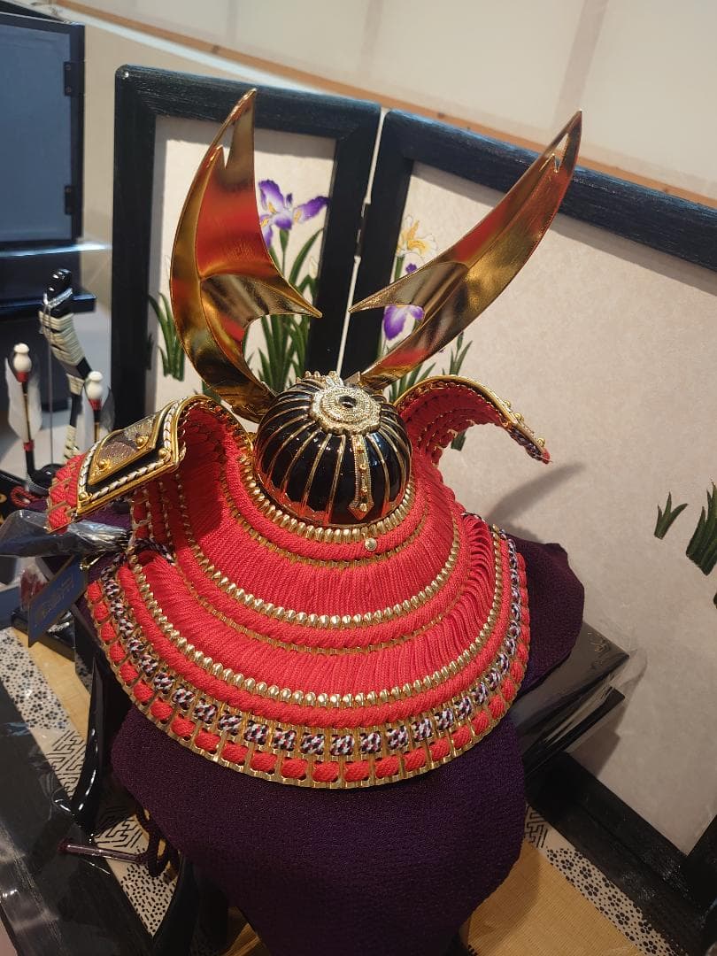 ●五月人形フルセット●　正絹縅の金兜　高級焼桐台屏風セット