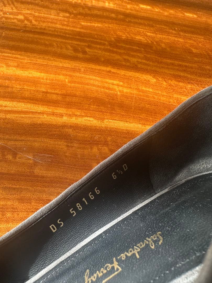 美品⭐︎フェラガモ 61/2D