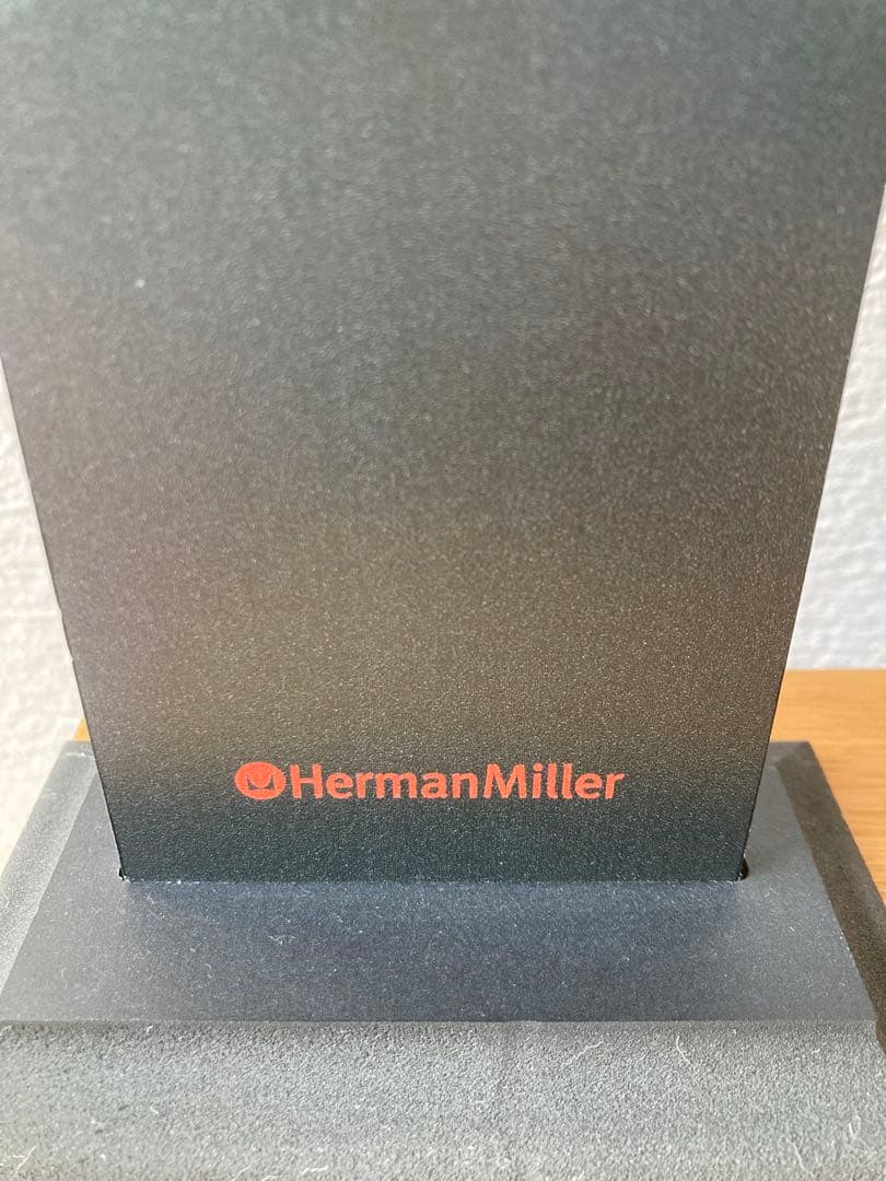 【激レア】Herman Miller イームズラウンジチェア50周年記念プレート