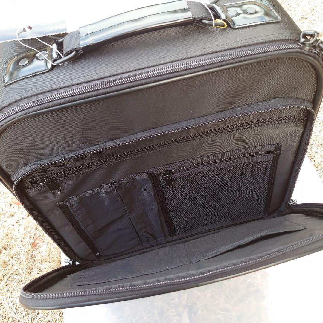 SWANY(スワニー)　黒　キャリーケース