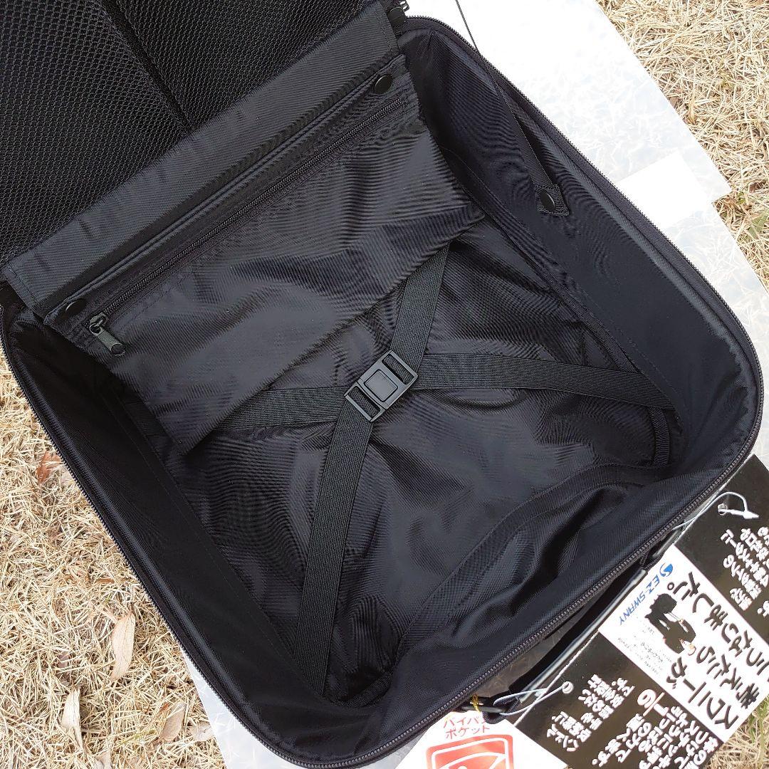 SWANY(スワニー)　黒　キャリーケース