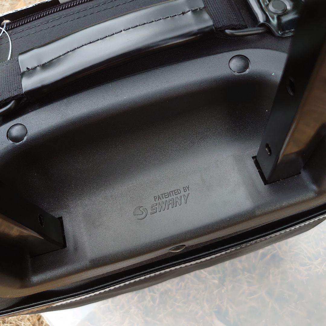 SWANY(スワニー)　黒　キャリーケース