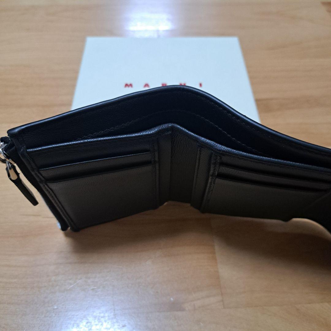 <Dr.ペッパー>MARNI / ロゴ刺繍 三つ折り財布