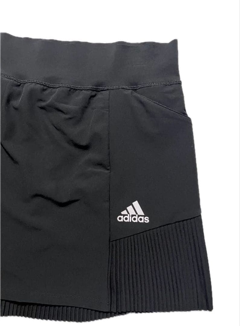 adidasゴルフスカート