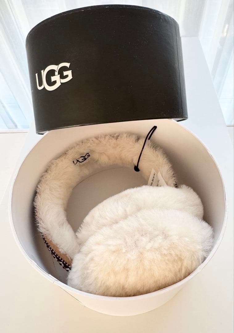 UGG イヤーマフ／イヤマフ／フィンランド旅行用に購入・ほぼ未使用