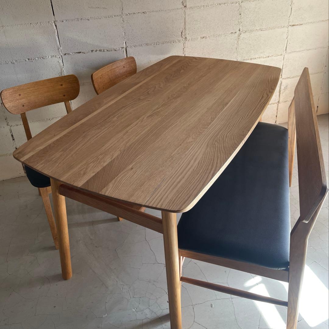 美品　unico SOLK ソルク ダイニングテーブル　オーク無垢　ラタン棚板