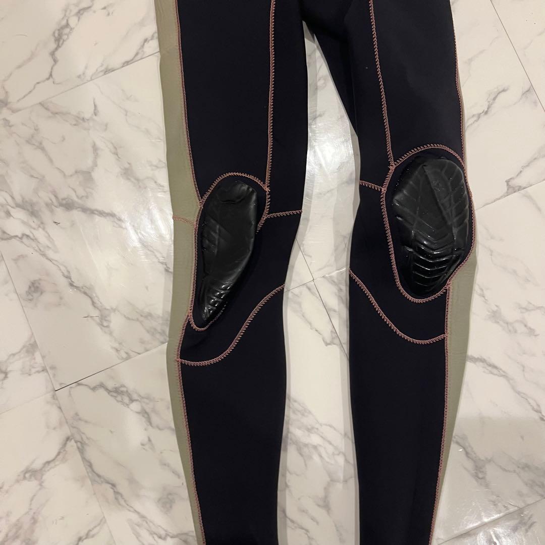 Roxy ウェットスーツ 黒・ピンク・灰色 ロングスリーブ