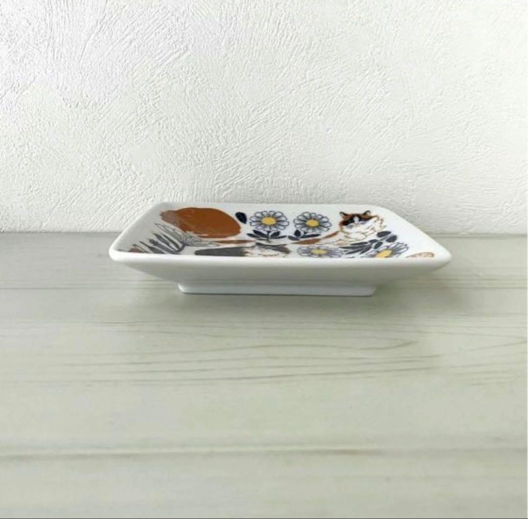 新品　美濃焼　Orie 〜ボタニカルと猫〜　12.2cm　プレート　ねこ　ネコ