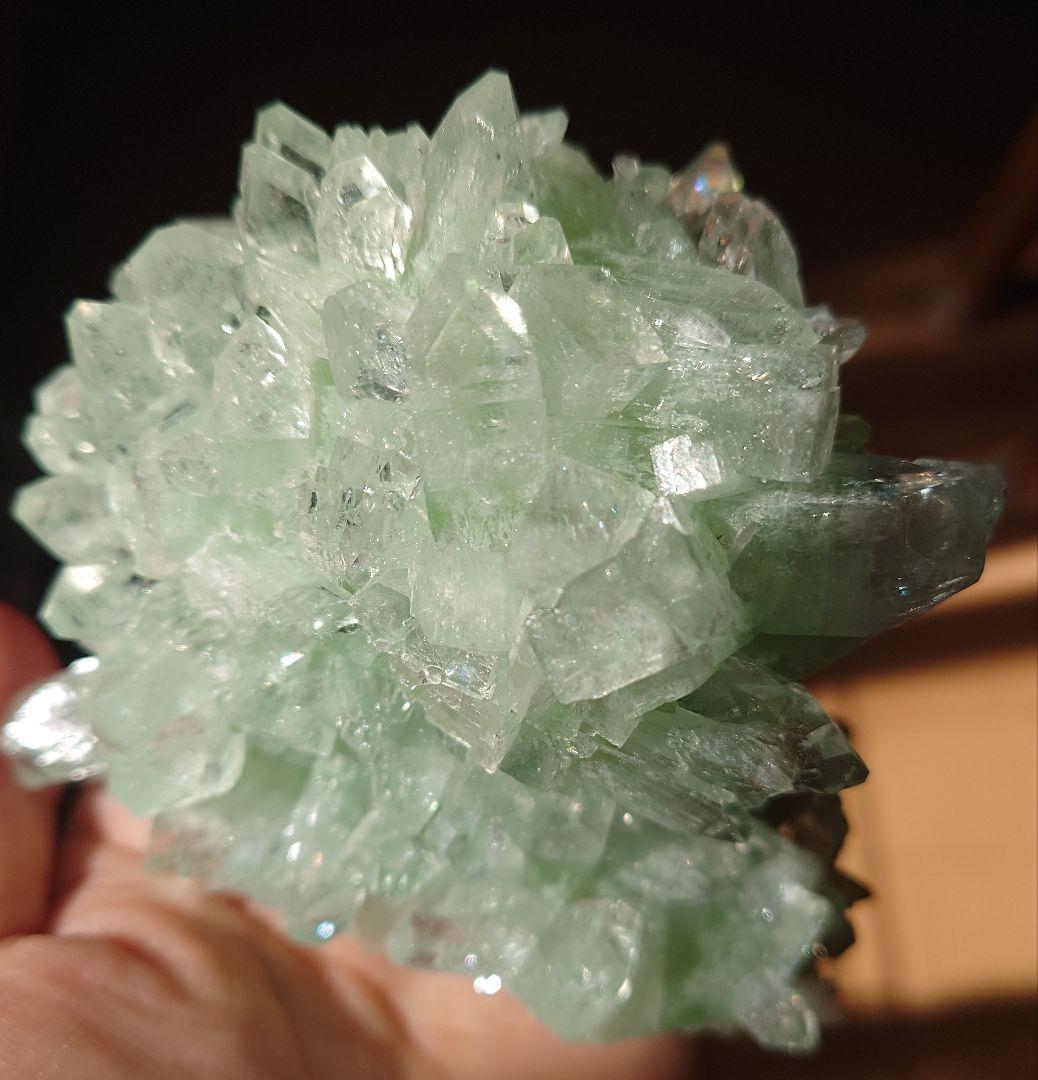 希少なグリーンアポフィライト 魚眼石 キラキラ