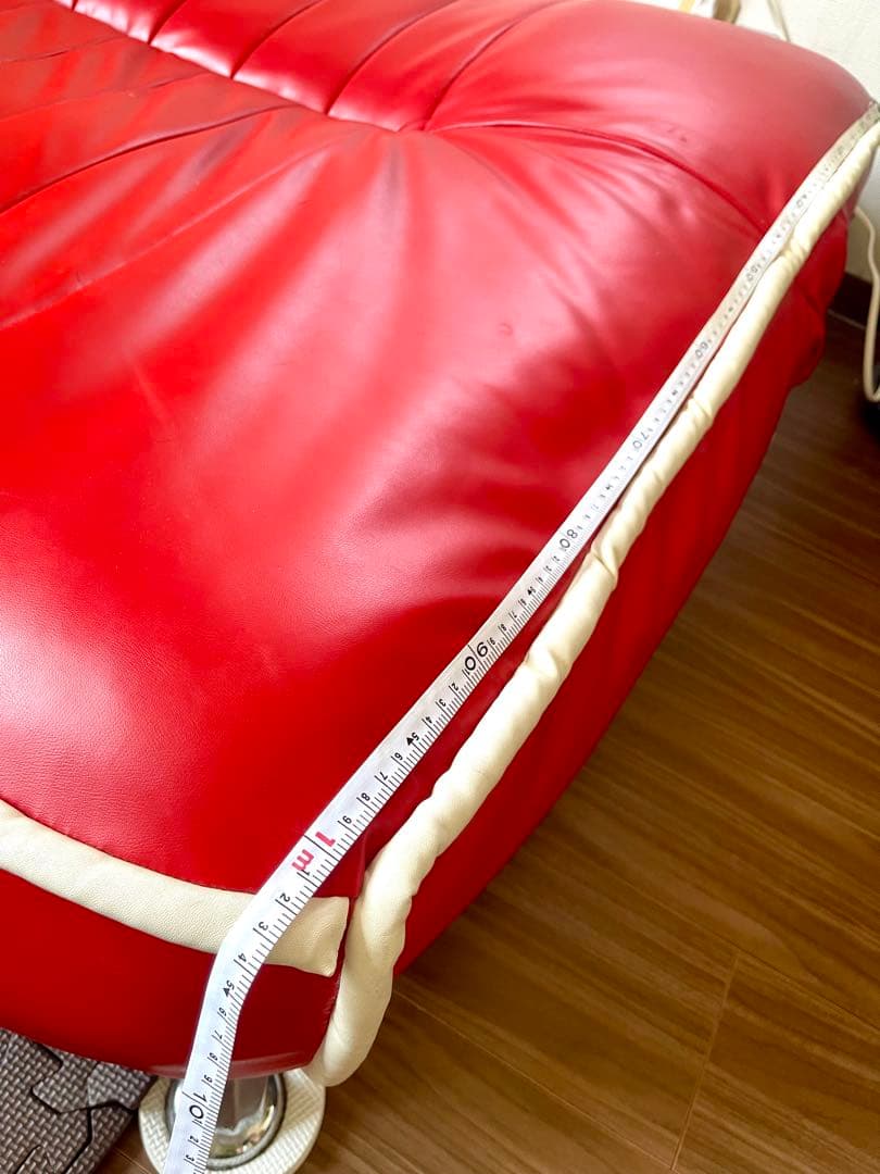 合成皮革　モダンな赤いソファベッド