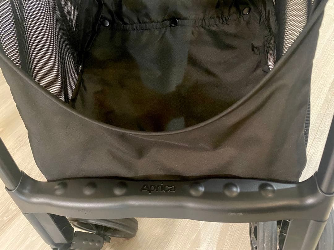 アップリカ　ベビーカー マジカルエアー クッション AC ブラック　説明書付き