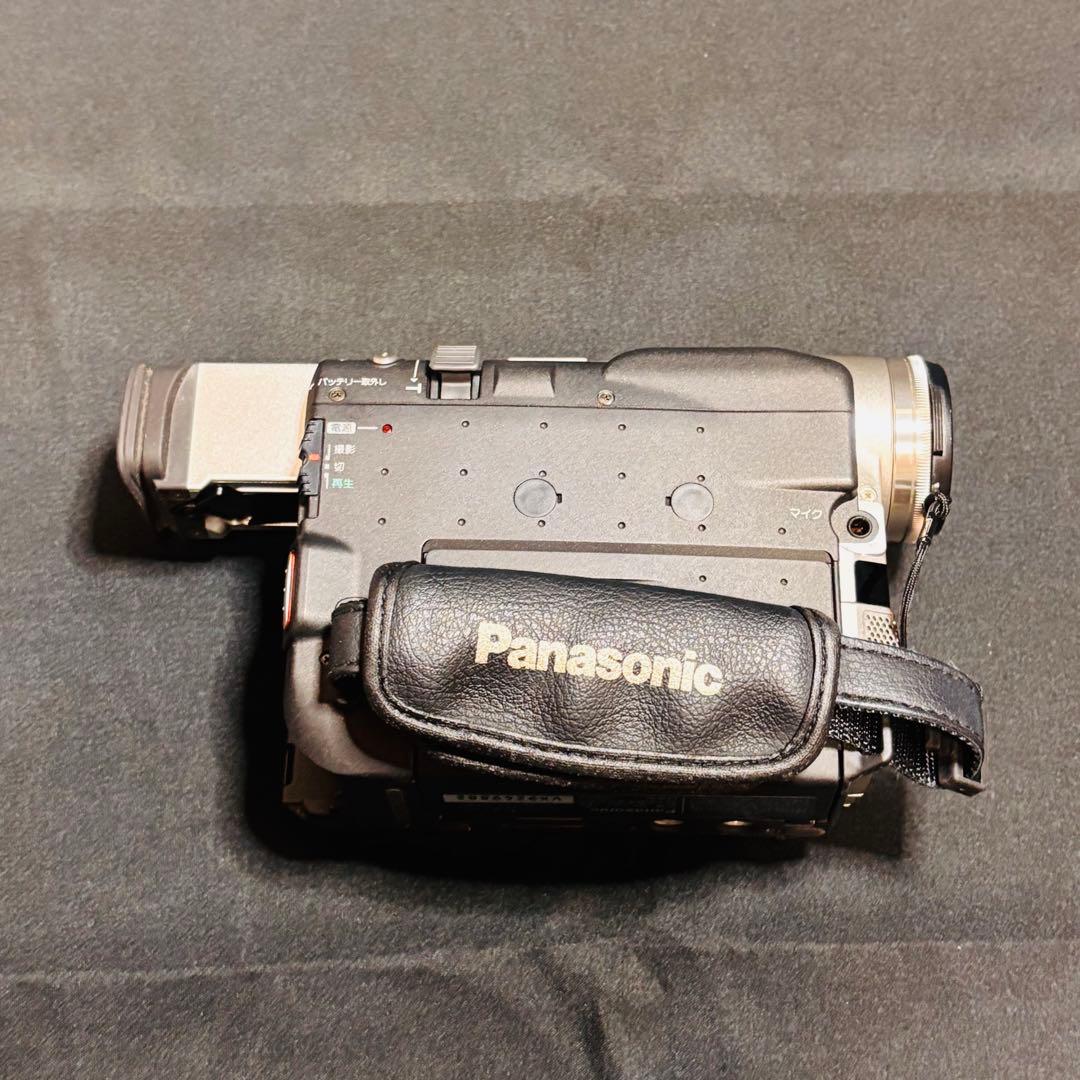 美品 箱付き パナソニック デジタル ビデオカメラ NV-DS9