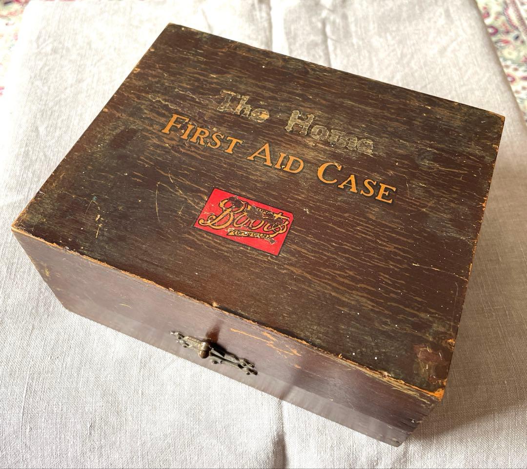 イギリスアンティーク　ファーストエイドケース　Boots 救急箱　ボックス