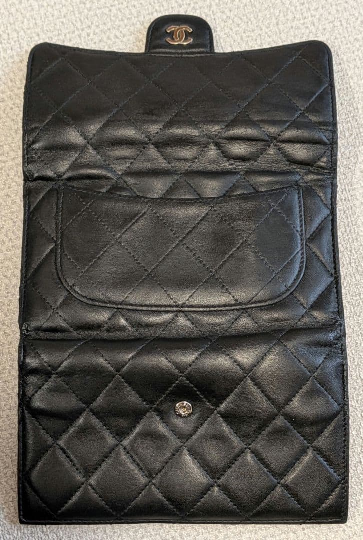 シャネル　マトラッセ　三つ折り長財布　ラムスキン　黒　チェーンショルダー