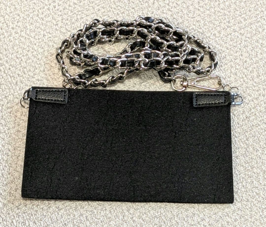 シャネル　マトラッセ　三つ折り長財布　ラムスキン　黒　チェーンショルダー