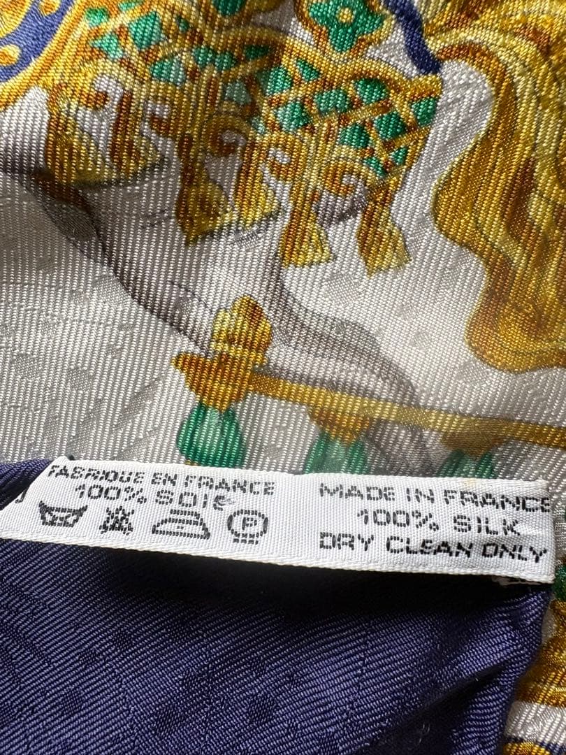 エルメス　大判シルクスカーフ