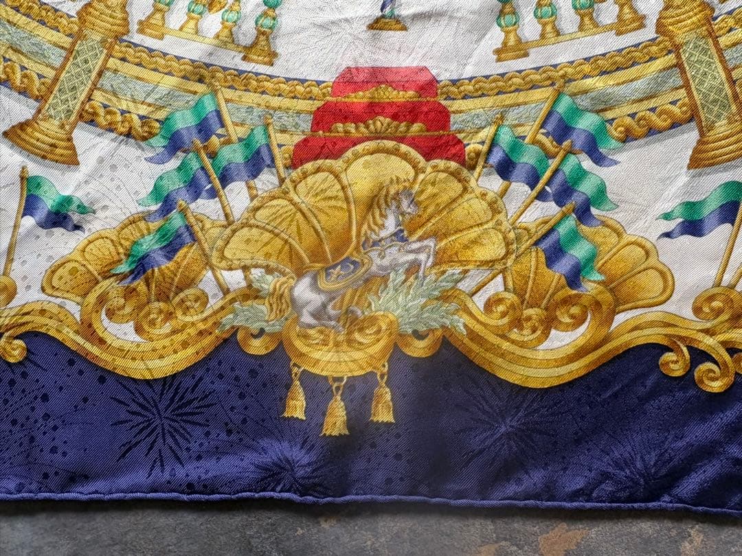 エルメス　大判シルクスカーフ