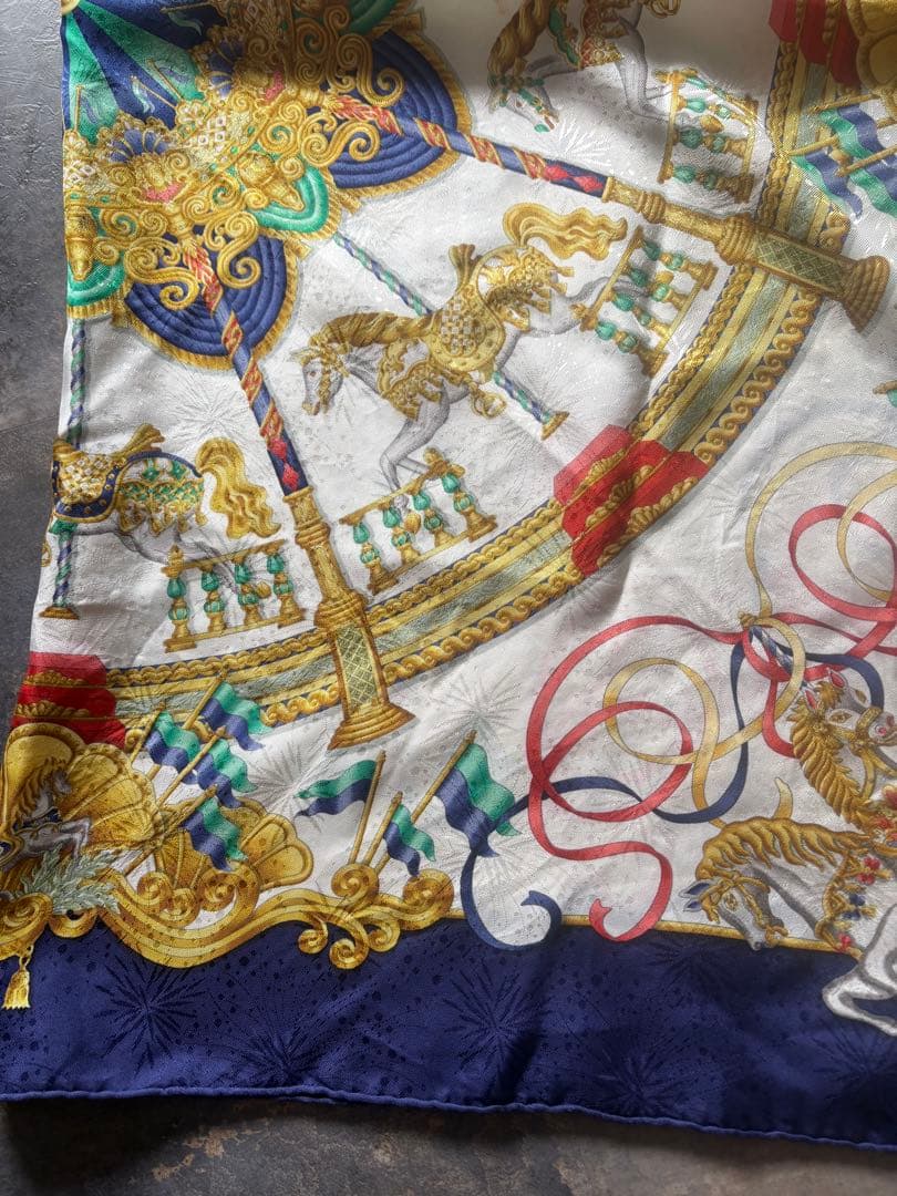 エルメス　大判シルクスカーフ