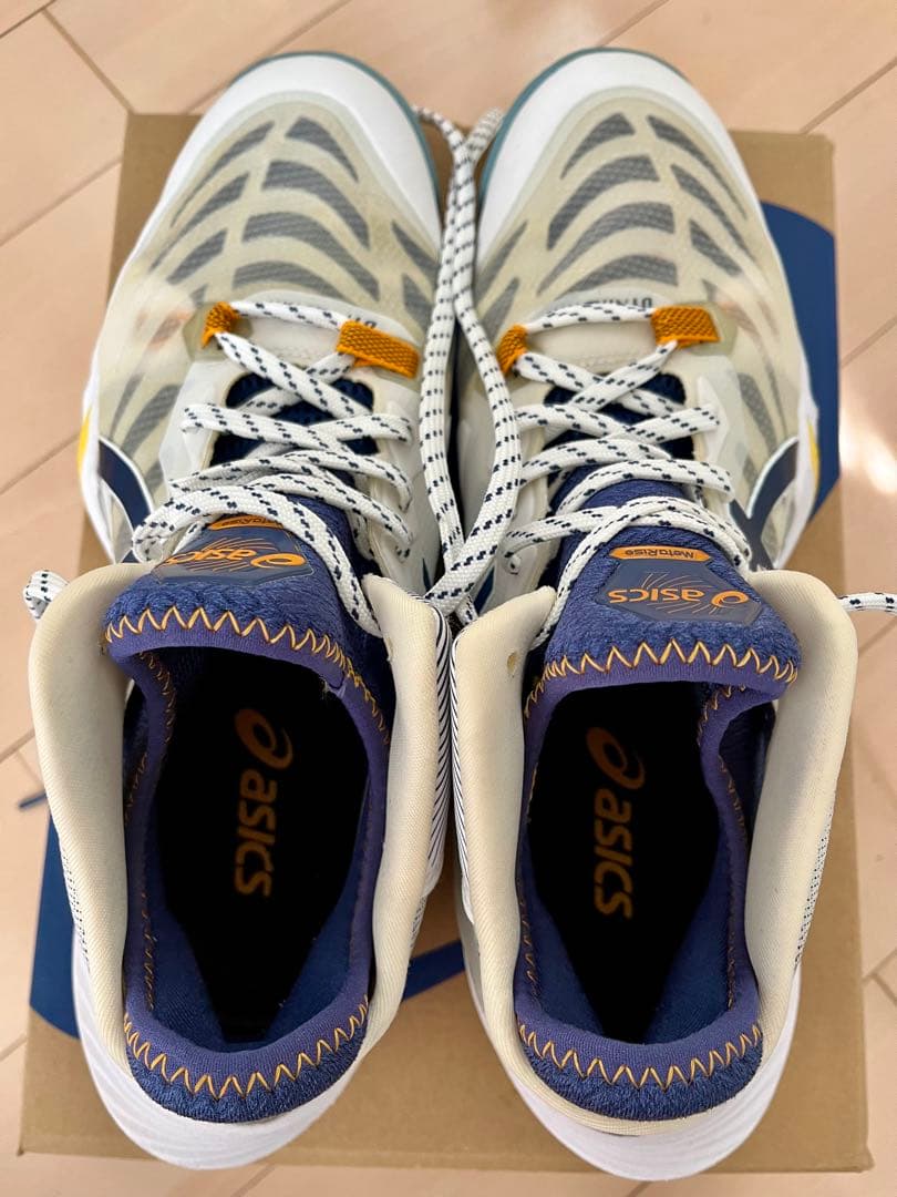 アシックス　バレーボールシューズ　メタライズ　希少　8/31まで