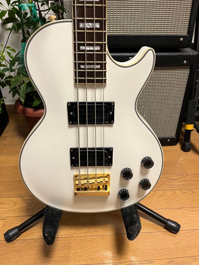 Grassroots les paul bass ホワイト