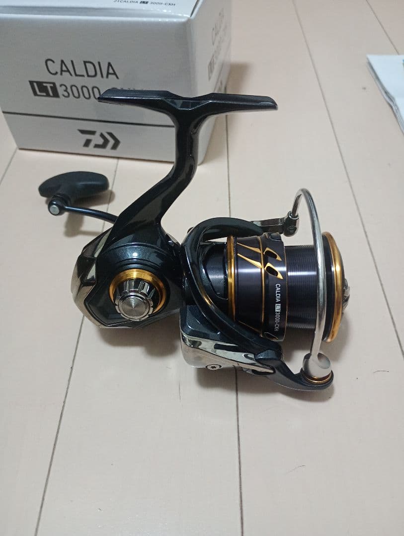 美品　ダイワ 21 カルディア LT3000-CXH DAIWA
