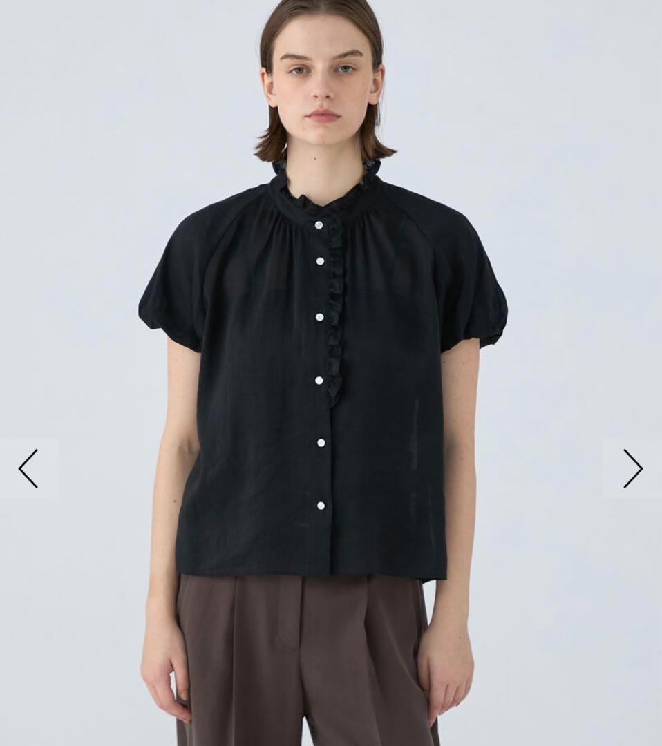 美品25SSボールジィ 今期 スムースラミー フリルカラーブラウス 洗える 現行