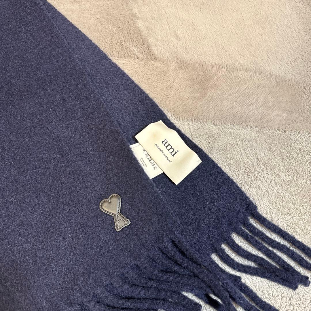 【AMI PARIS】アミパリス 紺色マフラー