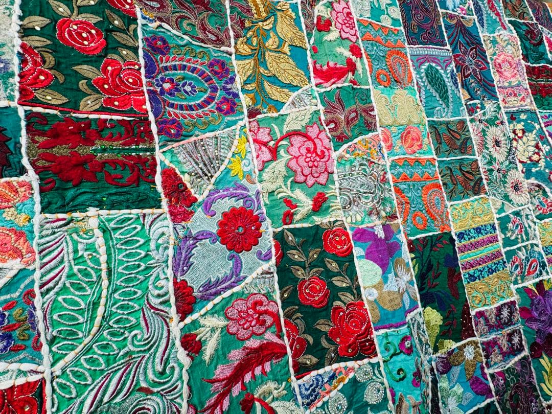 【新品未使用】【特大約3畳】インド豪華アンティーク刺繍ラグ 、カバー（緑