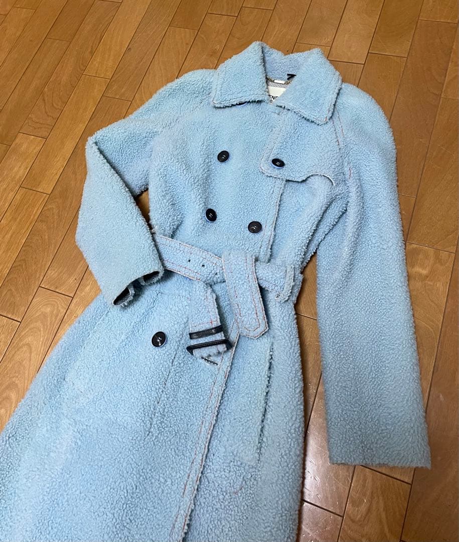 新品、未使用！フェンディムートンロングコート　きれいなブルー