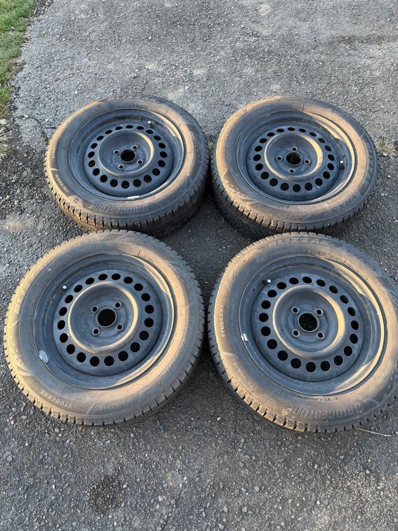 スタッドレスVRX3 175/65R15 4本　1月4日まで価格