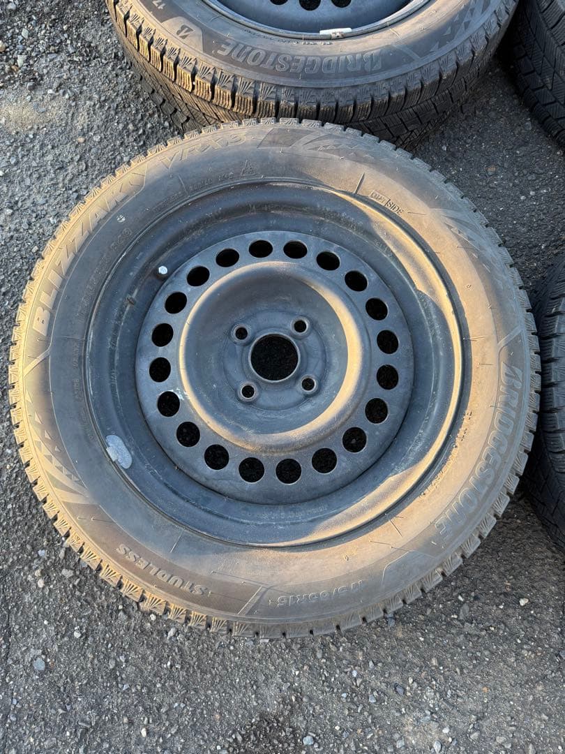 スタッドレスVRX3 175/65R15 4本　1月4日まで価格