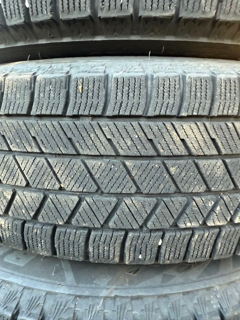 スタッドレスVRX3 175/65R15 4本　1月4日まで価格