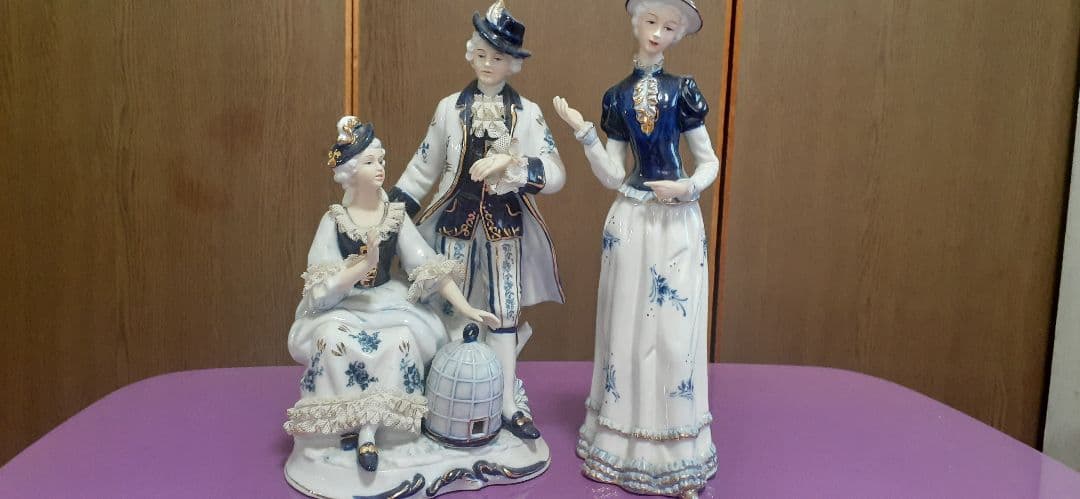 アンティーク人形置物