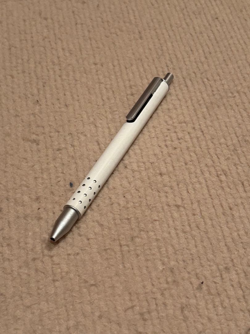 【希少】LAMYラミースイフト2014年限定ホワイト美品　箱付き