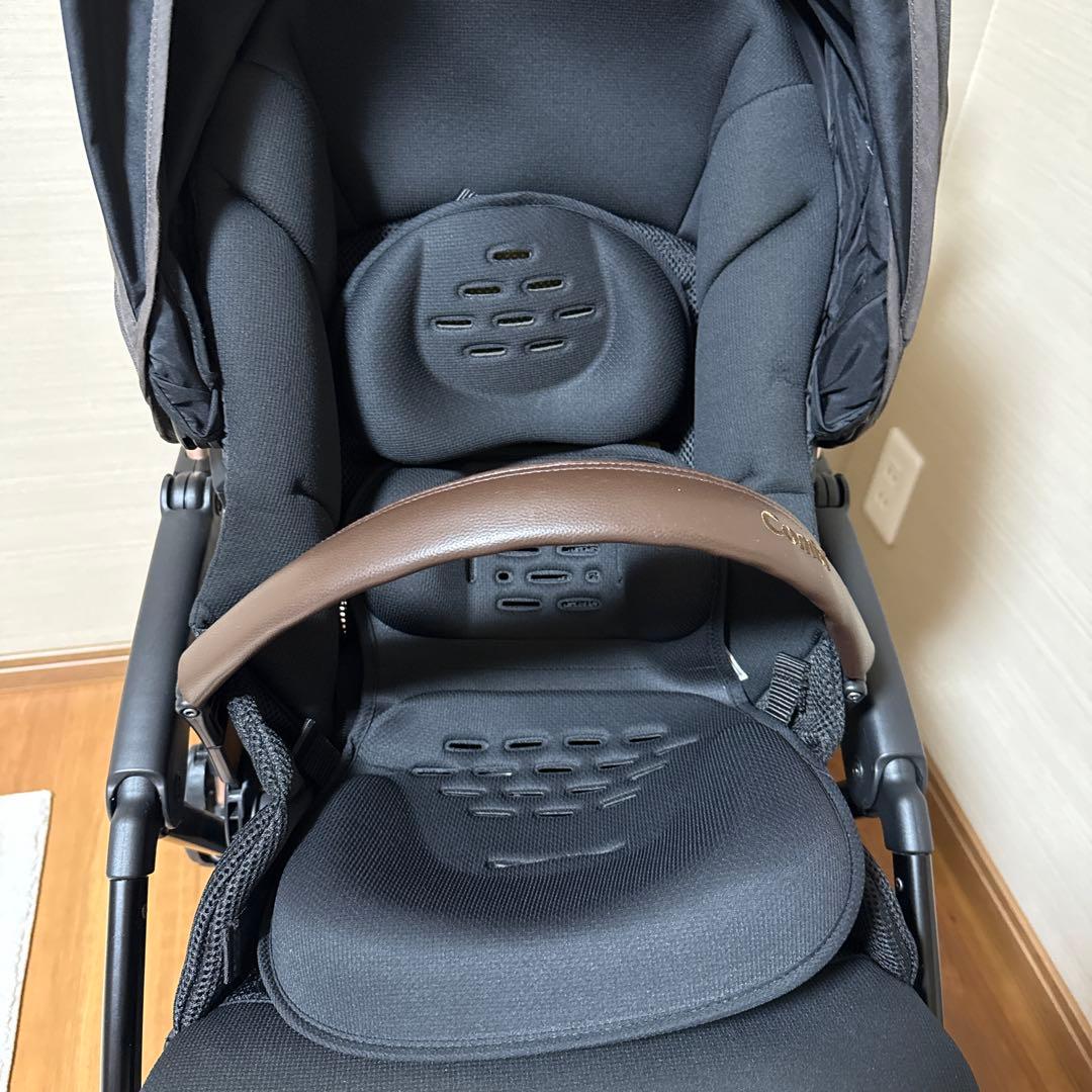 【ベビーザらス限定】ミニモプラス ベビーカー ペールブラック　ホワイトレーベル