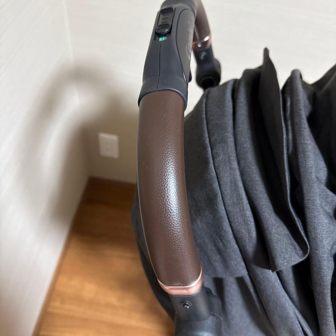 【ベビーザらス限定】ミニモプラス ベビーカー ペールブラック　ホワイトレーベル