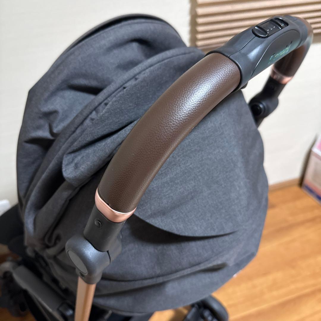 【ベビーザらス限定】ミニモプラス ベビーカー ペールブラック　ホワイトレーベル