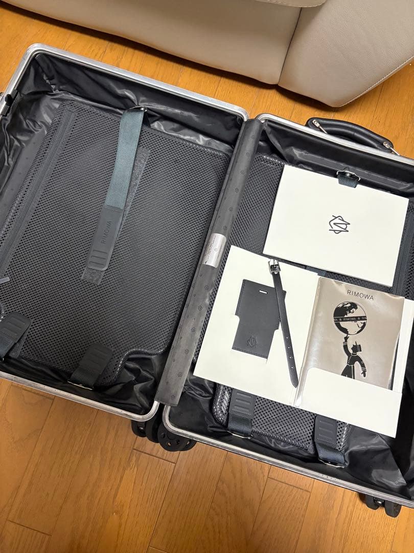 リモワ クラシックキャビン 生涯保証 機内持ち込み