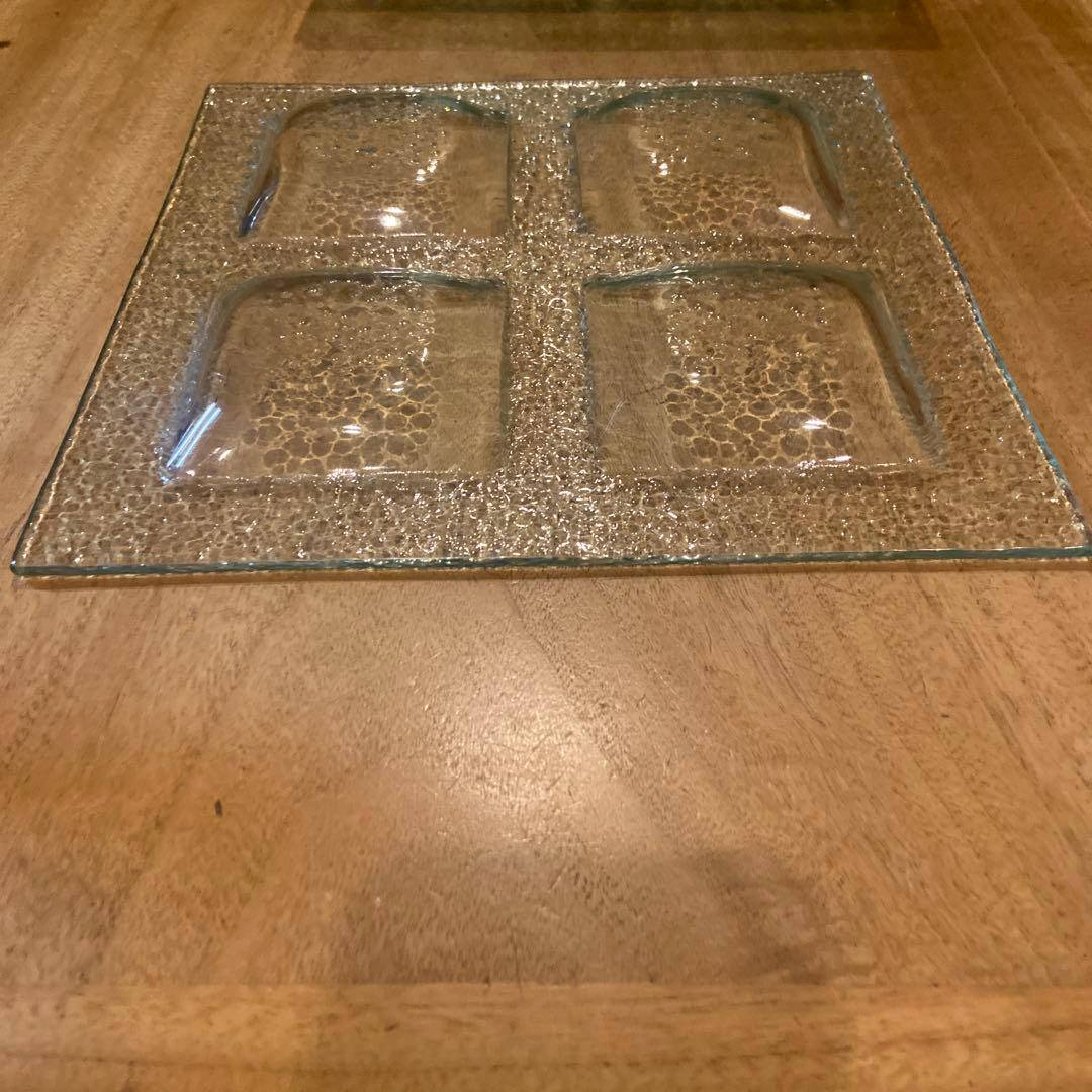 エメラルドグリーンのガラスプレート7枚